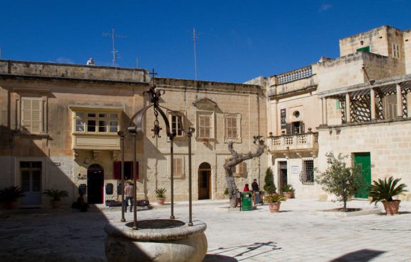 Pjazza Mesquita in Mdina